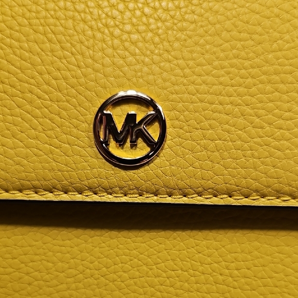 Michael Kors Vibrant Yellow Crossbody Bag With Tags Retail 289.00 - Picture 2 of 10